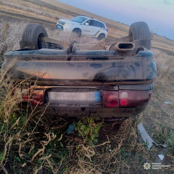 На Николаевщине перевернулась переполненная легковушка с пятью пассажирами от 6 до 19 лет