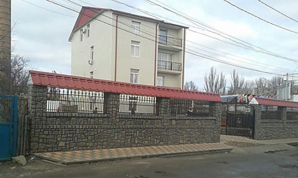 В Первомайске ревнивец застрелил любимую: дело передали в суд, но убийца сбежал на оккупированные территории
