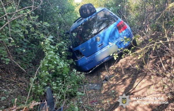 На трассе «Днепр–Николаев» Volkswagen Golf вылетел в кювет: пострадал 16-летний пассажир