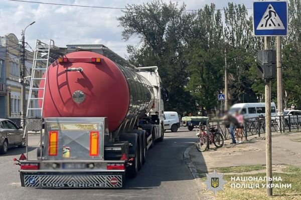 В Николаеве за месяц фура третий раз сбила пешехода: на Большой Морской пострадал пенсионер