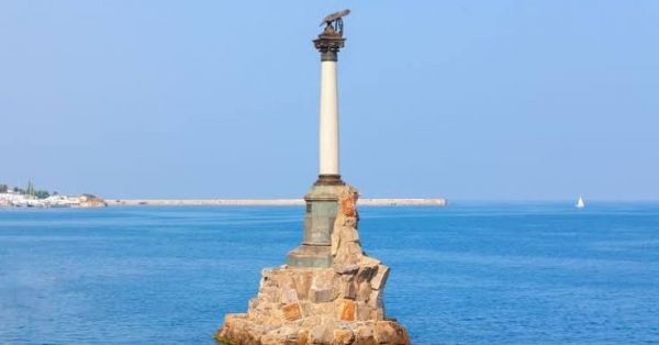 Масштабный блекаут в Севастополе: город без света, воды и связи