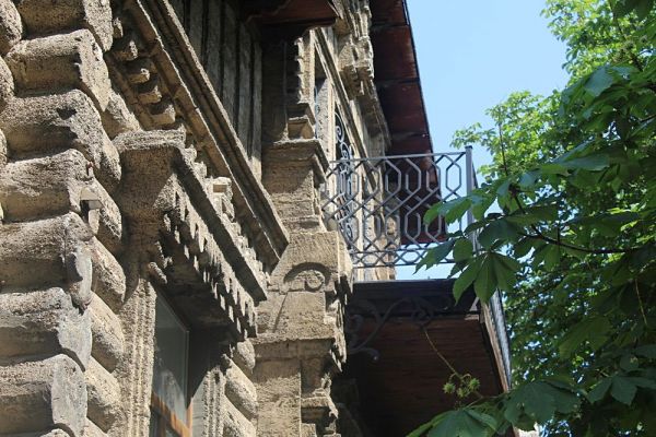 Прокуратура через суд заставляет владельца старинного особняка в центре Николаева спасать здание