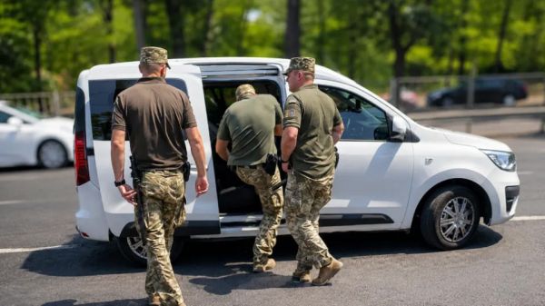 В Черноморске сотрудники ТЦК избили и ограбили полковника СБУ