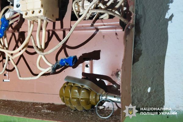 В щитовой многоэтажки в Николаеве электрик нашел боевую гранату