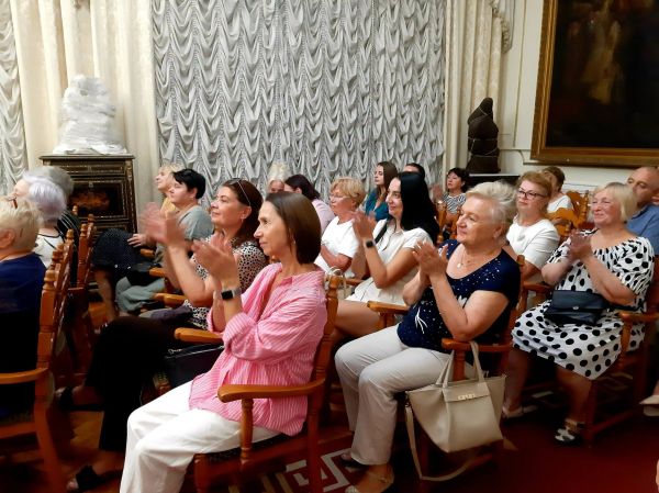 В Николаеве в музее имени Верещагина звучали мелодии Монмартра