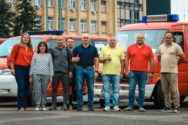 Ганновер передал пять автомобилей для коммунальщиков и спортсменов Николаева