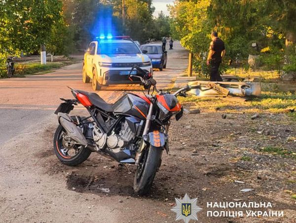 На Николаевщине легковушка снесла мотоцикл с подростками: 14-летняя девочка умерла в больнице