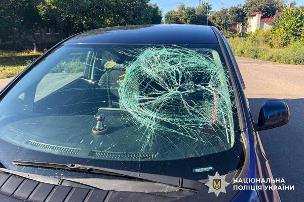 В Николаеве Nissan снес 57-летнюю велосипедистку: женщину увезла «скорая»