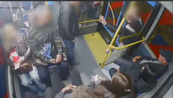 В николаевском троллейбусе произошла стрельба. Видео