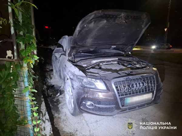 В Николаеве ищут злоумышленников, которые подожгли Audi на проспекте Мира