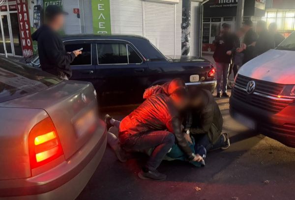 В Николаеве военный обещал провести клиента за ручку по врачам ВЛК, чтобы сделать тому 