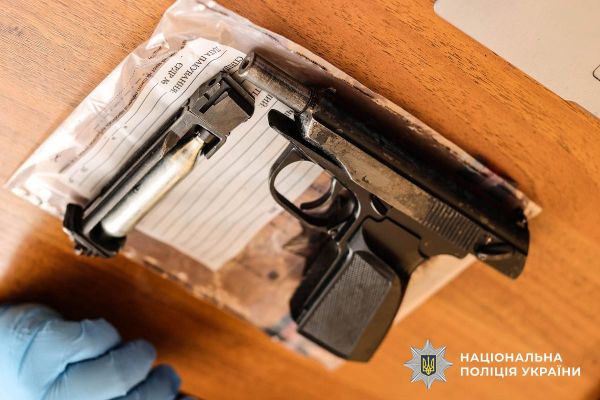 Подробности конфликта в троллейбусе Николаева: замечание за брань закончилось потасовкой с ножом и пятью выстрелами