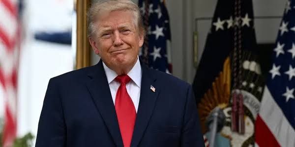 Трамп подписал и сразу заблокировал действие 