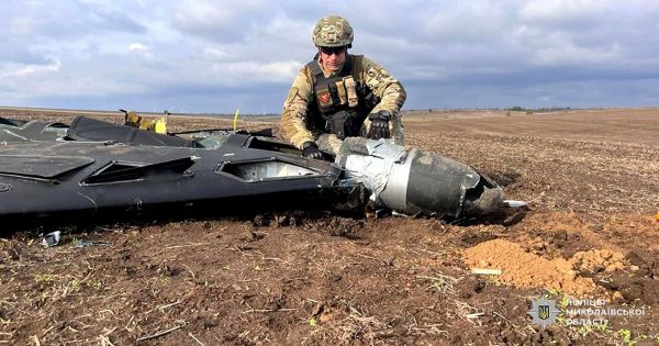 Под Николаевом в поле уничтожили упавший, но не взорвавшийся реактивный шахед (фото)