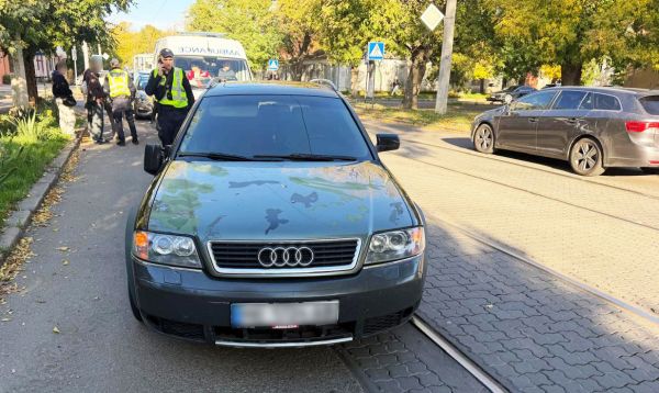 В центре Николаева 19-летний водитель на Audi сбил женщину на пешеходном на переходе