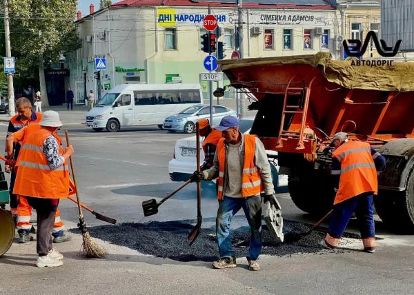 В Николаеве коммунальщики приступили к фрезерованию покрытия на новых локациях