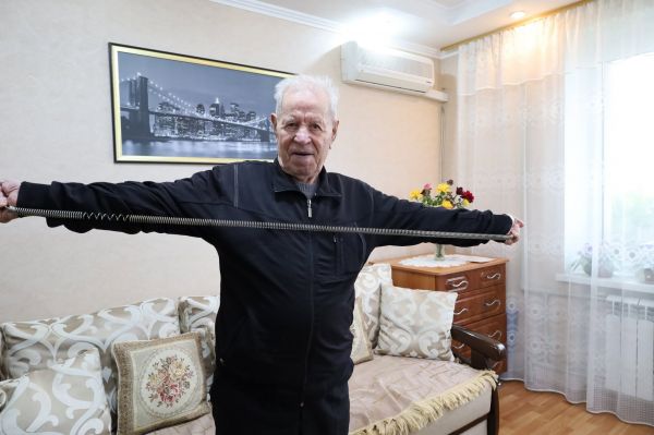 Физической форме 100-летнего николаевца Николая Малакова могут позавидовать и 70-летние